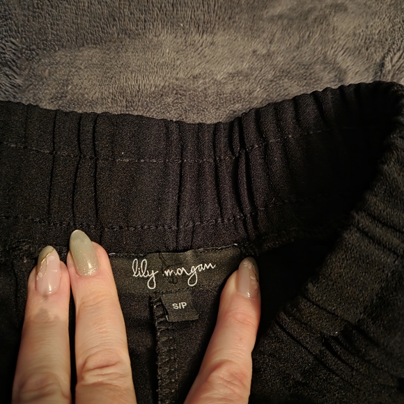 Black Cargo Pants - Picture 4 of 9